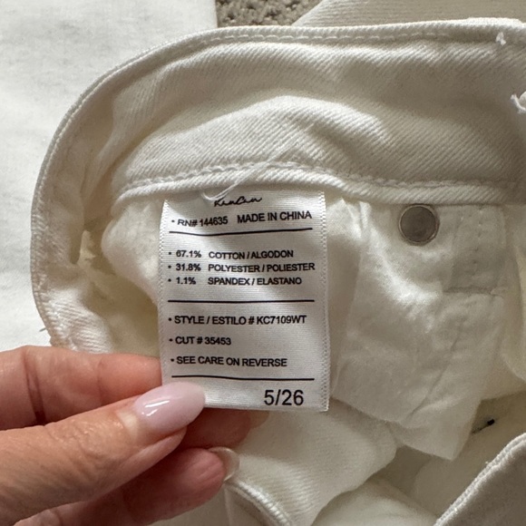 KanCan Women's White Skinny Jeans - Picture 7 of 8